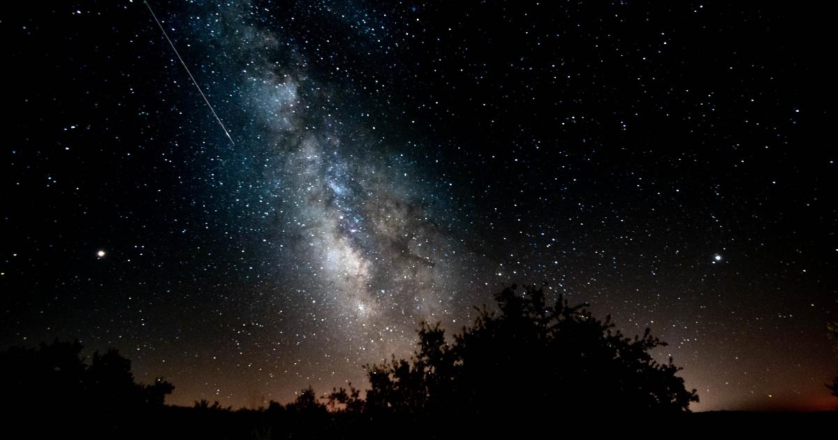 Falling Star Meteor Showers Springs at Borrego RV Resort